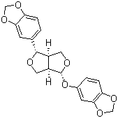 5-[(1S,3aR,4R,6aR)-4-(1,3-Benzodioxol-5-yloxy)tetrahydro-1H,3H-furo[3,4-c]furan-1-yl]-1,3-benzodioxole molecular structure (CAS 526-07-8)